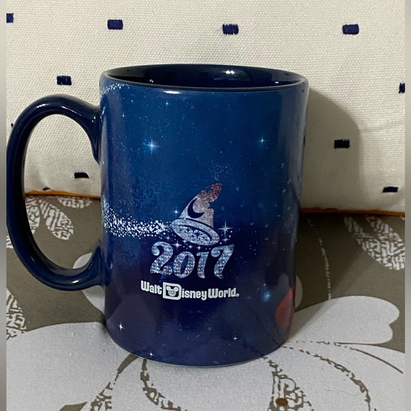 2017 MICKEY MOUSE Walt Disney World Souvenir Cup - Picture 2 of 4
